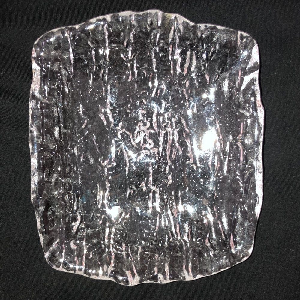 Set of 2 Beautiful Tree Core Designed Dishes - Picture 2 of 4